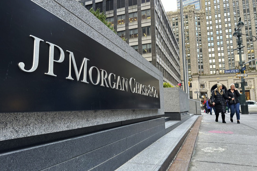 JPMorgan achieves all-time high yearly earnings as top US banks excel in Q4 of 2024.