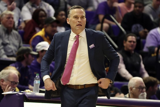 Johni Broome scores 26 points and grabs 16 rebounds as top-ranked Auburn defeats LSU 87-74.