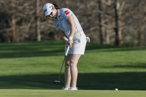 A Lim Kim takes a 4-stroke advantage after the opening round of the LPGA season premiere.