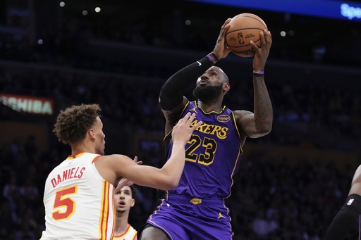 LeBron James surpasses Jordan’s 30-point games record in Lakers’ 119-102 victory against Hawks