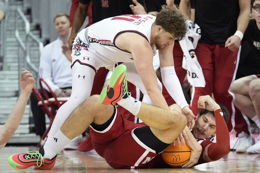 No. 18 Wisconsin defeats Nebraska 83-55 with a strong 3-point performance, marking the Huskers’ sixth consecutive loss.