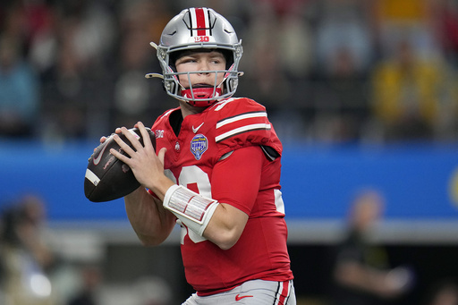 Ohio State’s second-string quarterback Devin Brown moves to Cal