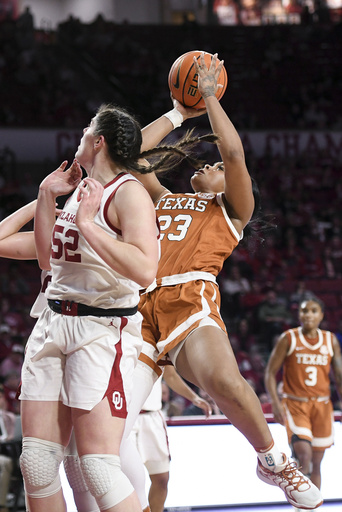 Benched Freshman Jordan Lee contributes 17 points as No. 5 Texas secures victory over No. 9 Oklahoma with a score of 80-73