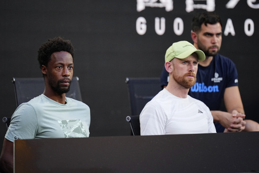 Married couple Elina Svitolina and Gael Monfils both achieve victory on the same court during the Australian Open