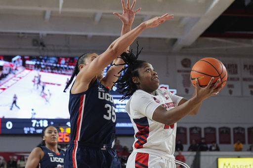 Bueckers returns from knee injury, nets 12 points in No. 6 UConn’s 71-45 victory over St. John’s