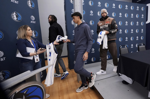 Anthony Davis prepares for his Mavs debut, acknowledging fans’ frustration over Luka Doncic’s departure.