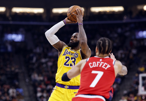 LeBron tallies 26 points as Lakers dominate Clippers 122-97 with Luka Doncic seated on the sidelines.