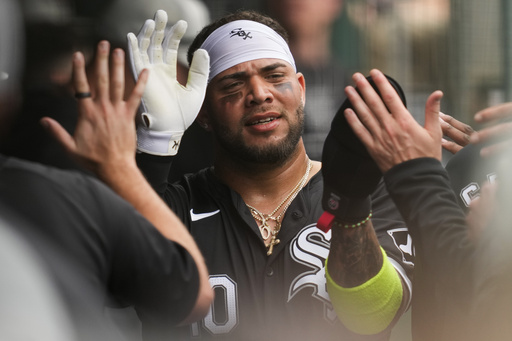 Los Angeles Angels secure 3B Yoán Moncada on a one-year contract worth $5 million, according to AP sources.