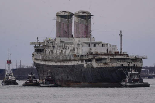 Historic cruise ship leaves Philadelphia on journey to transform into the largest artificial reef globally