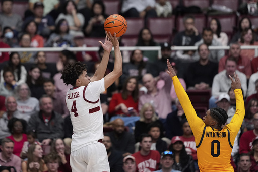 Maxime Raynaud tallies 20 points, aids Stanford in defeating Cal 66-61