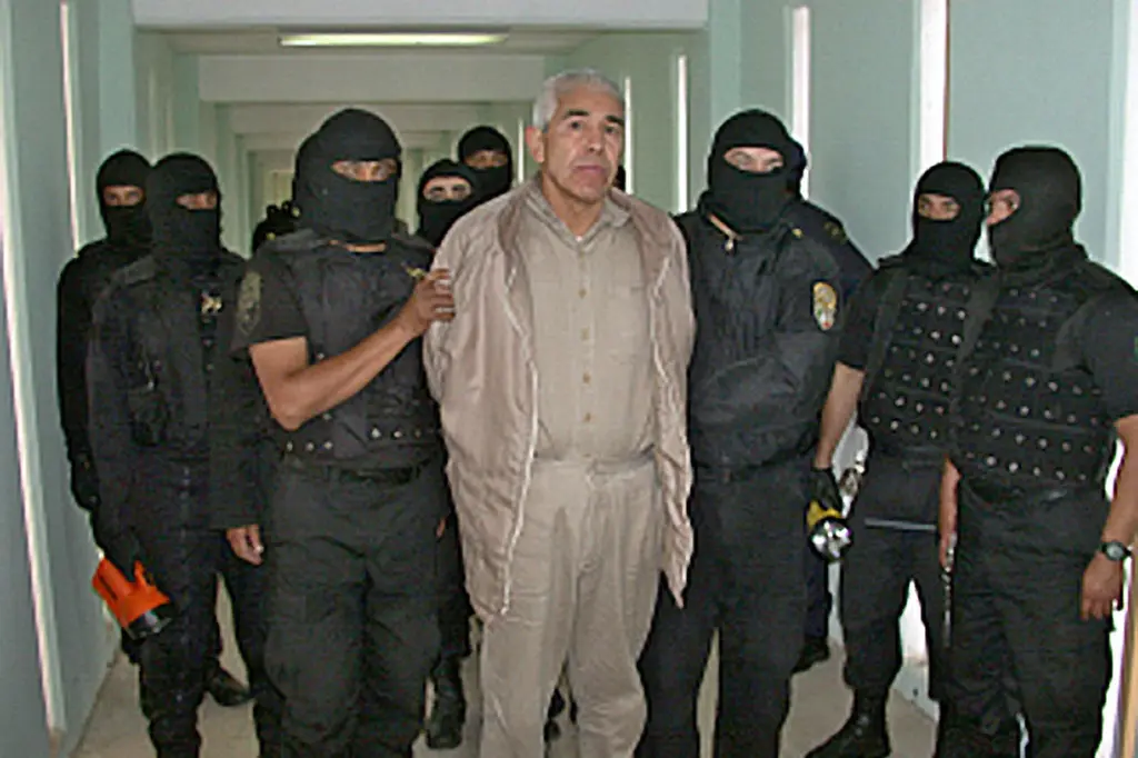 Sources indicate that drug cartel kingpin Rafael Caro Quintero, 72, who was involved in the 1985 murder of a DEA agent, has been moved from Mexico to New York City on Thursday and is expected to face a judge on Friday.
Mexican Federal Preventive Polic