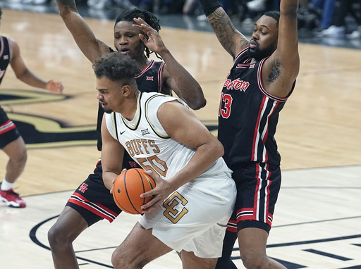 Roberts nets 20 points, Arceneaux shines in 2nd half as No. 5 Houston defeats Colorado 69-59