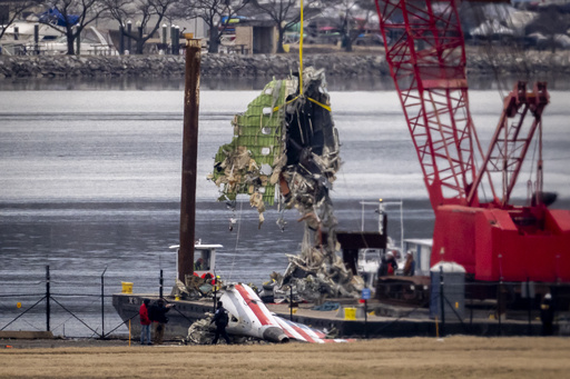 Lasers assist in searching rivers for wreckage from aircraft crash near Washington, D.C.