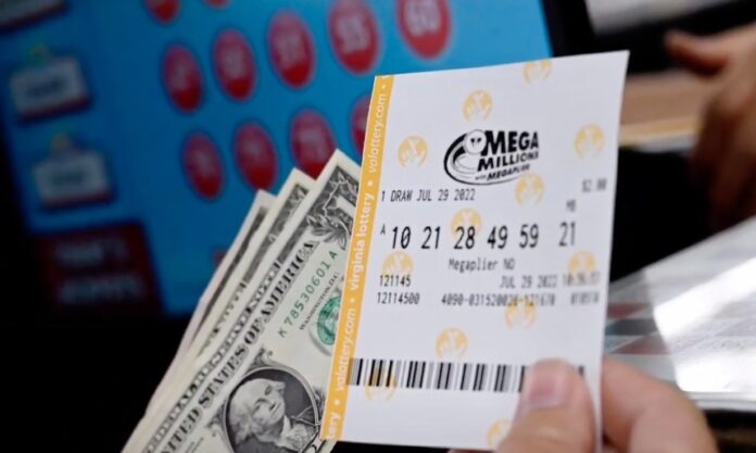 Mega Millions winner claims $394M jackpot and sues California lottery over losing second ticket (Photo: Fame News/YouTube)