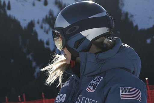 Lindsey Vonn’s titanium knee performs well during her initial training run at the skiing championships.