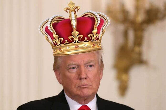 Trump declares himself KING after blocking policy criticised by millions (Photo: Y! entertainment)