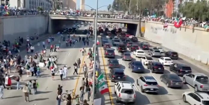 LA freeway shut down by protesters over Trump’s immigration crackdown (Photo: KTLA5/YouTube)