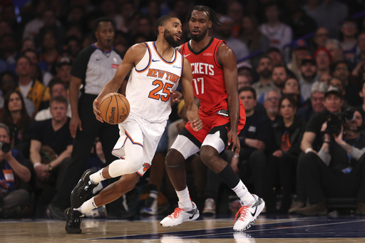 Jalen Brunson scores 42 points and records 10 assists as the Knicks defeat the Rockets, 124-118.