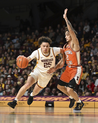 Riley and Kasparas Jakucionis spark No. 23 Illinois in 95-74 victory over Minnesota