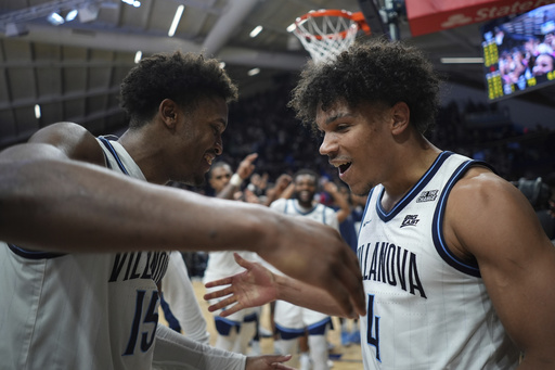 Villanova narrowly defeats No. 9 St. John’s 73-71, ending Red Storm’s winning streak