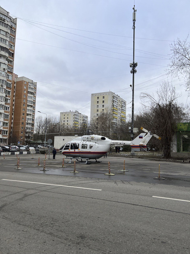 Explosions in Moscow result in 2 deaths, among them the head of a unit engaged in the conflict in eastern Ukraine, according to reports.