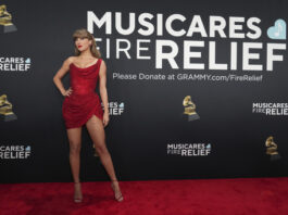 Taylor Swift arrives at the 67th annual Grammy Awards