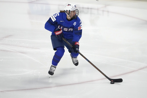 US women’s hockey team to compete against Canada in Rivalry Series without Carpenter, Zumwinkle