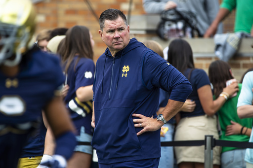 Al Golden, ex-defensive coordinator at Notre Dame, awarded Broyles Award