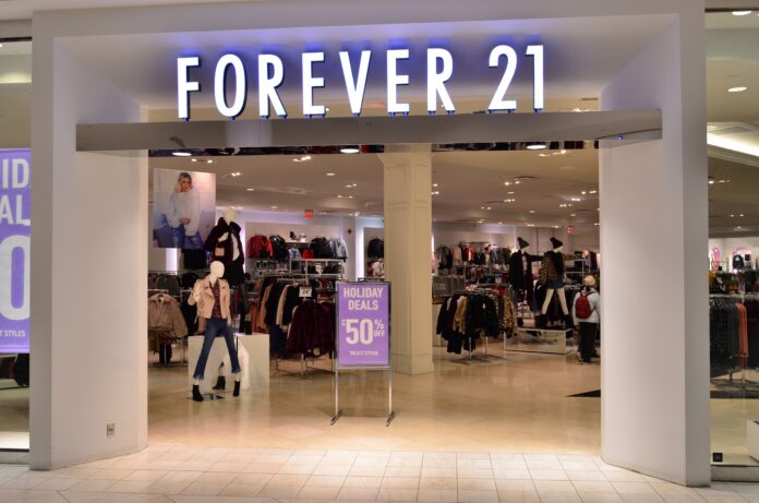 Forever 21 Crashes Again: 200 Stores Shutting Down in Another Shocking Bankruptcy! (Photo: CCo)