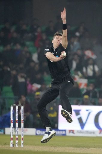 New Zealand fast bowler Ben Sears ruled out of the Champions Trophy due to hamstring injury