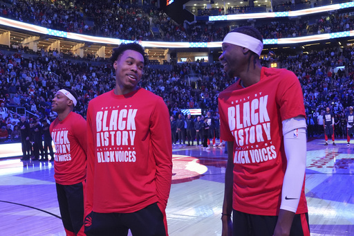 Raptors audience maintains tradition of booing US anthem during Canadian sporting events