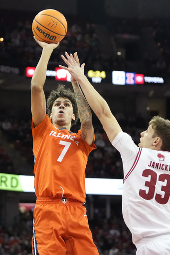 Tonje nets 31 points as No. 11 Wisconsin defeats Illinois 95-74, securing their fifth consecutive victory.