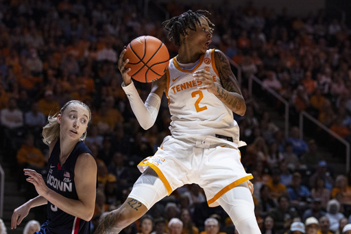 Spearman’s clutch shot secures 80-76 victory for No. 19 Tennessee against No. 5 UConn