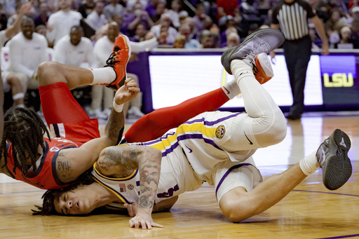 Dre Davis’ buzzer-beater propels No. 25 Mississippi to 72-70 victory over LSU