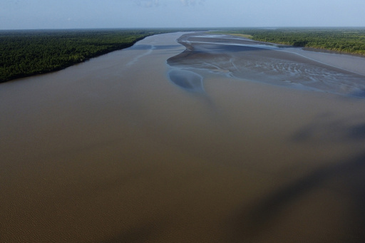 Brazil’s Lula supports Amazon oil drilling prior to UN climate conference hosting