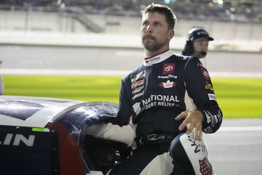 Hamlin anticipated a late caution would lead to his fourth Daytona 500 victory, but NASCAR did not issue the yellow flag.