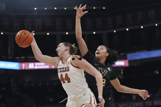 Booker and Holle propel No. 4 Texas to 87-66 victory against No. 24 Vanderbilt