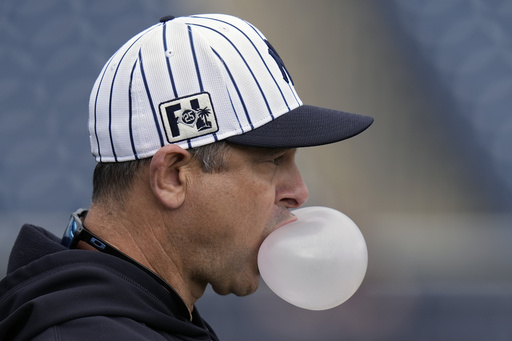 Yankees and skipper Aaron Boone finalize two-year contract extension lasting until the 2027 season.