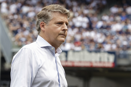 Yankees’ owner Hal Steinbrenner might endorse a salary cap plan linked to minimum payroll requirements.