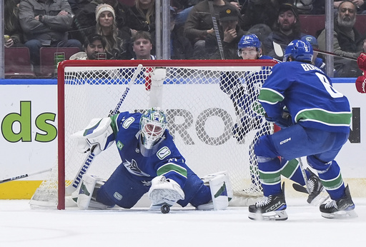 Canucks netminder Kevin Lankinen signs a 5-year deal extension