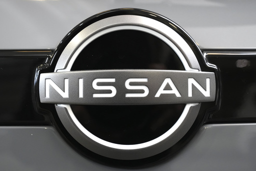 Nissan anticipates a yearly deficit after ending negotiations with Japanese competitor Honda.