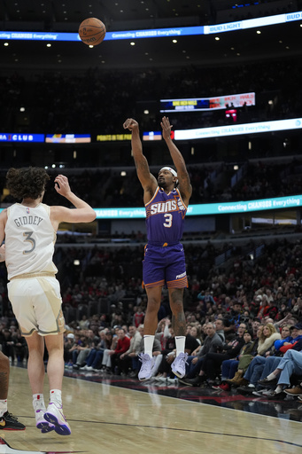 Suns end 4-game losing streak with victory over Bulls, fueled by Booker, Durant, and Beal