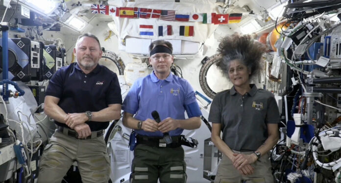 stranded iss astronauts