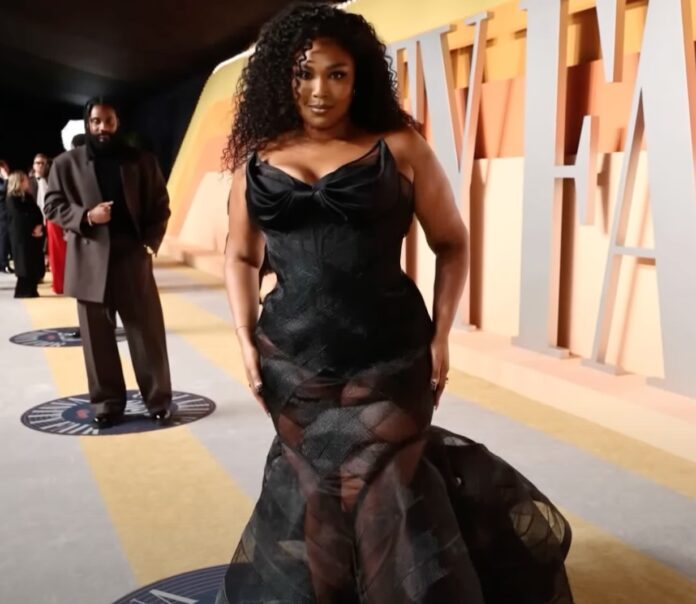 Lizzo turns heads with stunning weight loss at Oscars after-party (Photo: E! News/YouTube)